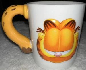 Vintage Garfield Cat Mug 3D Face Coffee Cup Tail Handle White Orange Paws - Picture 1 of 4