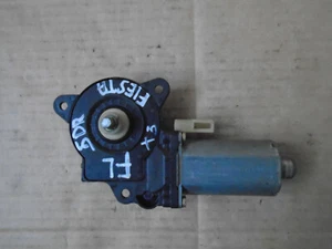 MOTORE ALZACRISTALLI ELETTRICO ANTERIORE PASSEGGERO FORD FIESTA MK6 0130821938 (MODELLO 5 PORTE) - Foto 1 di 12