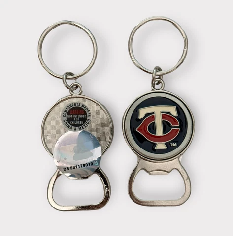 Minnesota Twins MLB Keyring Bottle Opener Keychain Silver Enamel White Red NOS Cover