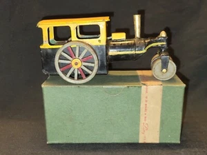 VINTAGE OLD CAST IRON ROAD ROLLER TRI-ANG BY MINIC TOYS ENGLAND 1950 COLLECTIBLE - Picture 1 of 6