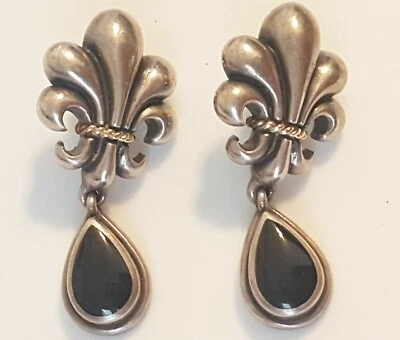 Pendientes colgantes KABANA de plata de ley y ónix negro de 14K Fluer de Lis Foto 1 de 3