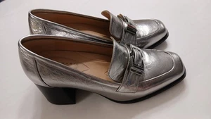 Alex Marie Felix Halbschuhe mit Blockabsatz – glänzendes silbernes Leder (Damengröße 9) - Bild 1 von 10