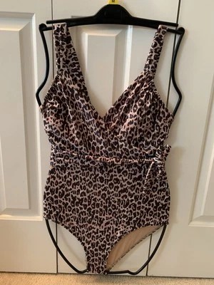 Traje de baño H&M de una pieza abierto para mujer talla pequeña estampado, marrón, cinturón, guepardo Foto 1 de 4