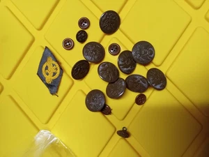 WWII US WOOL TRENCH COAT BUTTONS - Picture 1 of 2