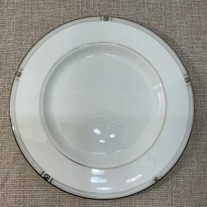 Insalatiera Westerly Platinum By Lenox Fine Bone China Classics Collezione - Foto 1 di 4