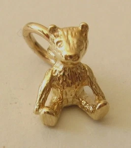 GENUINE SOLID 9ct Yellow Gold 3D TEDDY BEAR ANIMAL BABY SHOWER Charm/Pendant - Picture 1 of 2