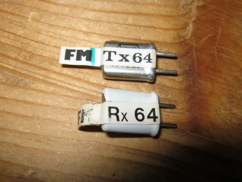 Quarzpaar Robbe / Futaba Kanal 64  FM  Quarz 35 Mhz A- Band - Bild 1 von 1