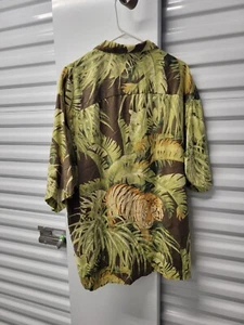 Tommy Bahama Shirt Men XL Brown Green Floral Silk Hawaiian Tiger Looped Collar - Picture 1 of 10