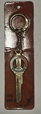 **NUEVO**De colección 1956 Plymouth Llave Sin Cortar Llavero en Blanco Llavero Mr Key Foto 1 de 2