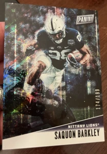 SAQUON BARKLEY🔥MINT /199 SPARKLE FOIL📈2018 PANINI FESTA DEL PAPÀ #58🦅2000 YARDS - Foto 1 di 13