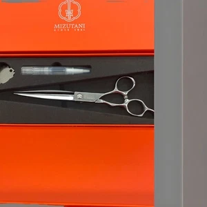 Mizutani High-End-Schere Rechtshand 7 Zoll gratis Luxus Cape Wert 24 $ - Bild 1 von 9