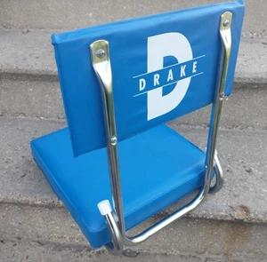 VINTAGE DRAKE UNIVERSITY BULLDOGS GEPOLSTERTER STADIONSITZ ULTRA SELTEN - Bild 1 von 9