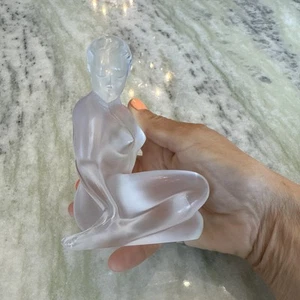 LALIQUE CRYSTAL FLORE FIGURINE - Picture 1 of 6
