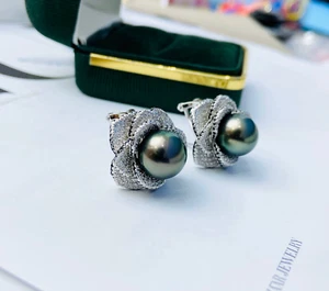 stunning 10-11mm tahitian round black green pearl stud earring 925s(t) - Picture 1 of 3