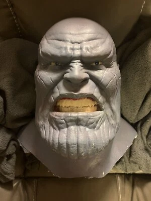 Busto tamaño natural Thanos Marvel Foto 1 de 4