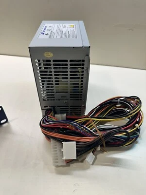 Alimentatore Modello FSP350-70PFB Valori 100-240V~6-3A 60-50Hz 350W - Immagine 1 di 3