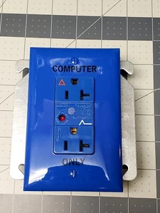 Receptáculo Hubbell IG5362S, 20A, 125V, SUPRESIÓN DE SOBRETENSIONES, TIERRA AISLADA + PLACA - Imagen 1 de 5