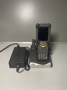 Motorola Symbol MC9190-G90SWEYA6WR Scanner de codes-barres 2D longue portée avec chargeur - Photo 1 sur 3