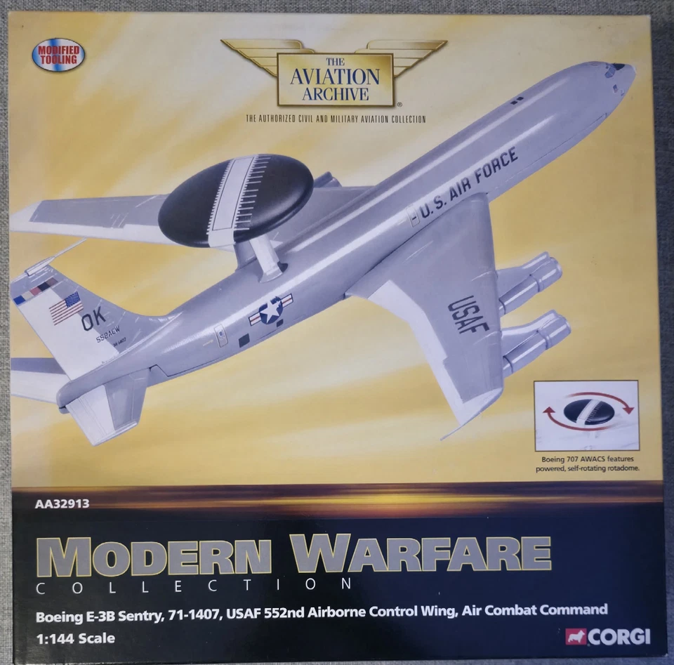 Modelo de comando de combate aéreo Corgi 1:144 USAF Boeing E-3B Sentry 552nd Control Wing Foto 1 de 3