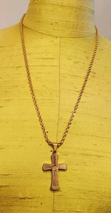 STAINLESS STEEL RELIGIOUS 2" GOLDTONE CROSS W/JESUS ON 24" ROPE CHAIN - Foto 1 di 5