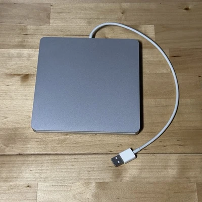 Unidad externa reproductor de CD DVD SuperDrive USB original Apple A1379 ‎MD564LL/A Foto 1 de 4