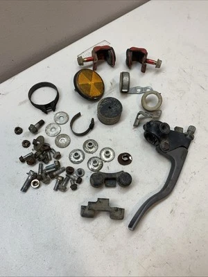 Honda XL250R XL 250R 1984 LOTE FABRICANTE DE EQUIPOS ORIGINALES pernos herrajes palanca reflector ojales de goma Foto 1 de 4