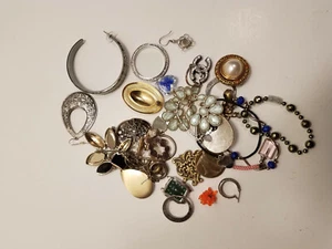 Mixed Bag of Jewelry Pieces Earings Watch Piece Misc Costume Crafting Arts - Picture 1 of 5