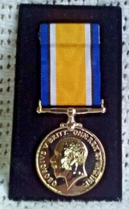 no 72 GEORGE FITH MEDAL REPLICA 1914 MEDAL 2 SIDES minature 1.5 cm - Picture 1 of 3