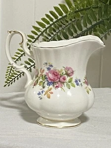 ROYAL ALBERT MOSS ROSE' Bone China MILCHKÄNNCHEN��10cm - Bild 1 von 12