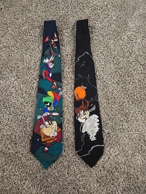Lote De 2 Corbatas Looney Tunes De Colección Años 90 100% Seda Space Jam Bugz Bunny Taz Deportes Foto 1 de 4