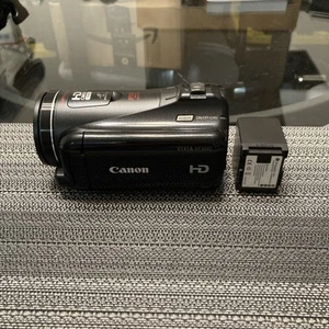 Canon VIXIA HF M40 Camcorder Video Camera w/ Battery  TESTED & WORKS 🔥🔥🔥 - Picture 1 of 20