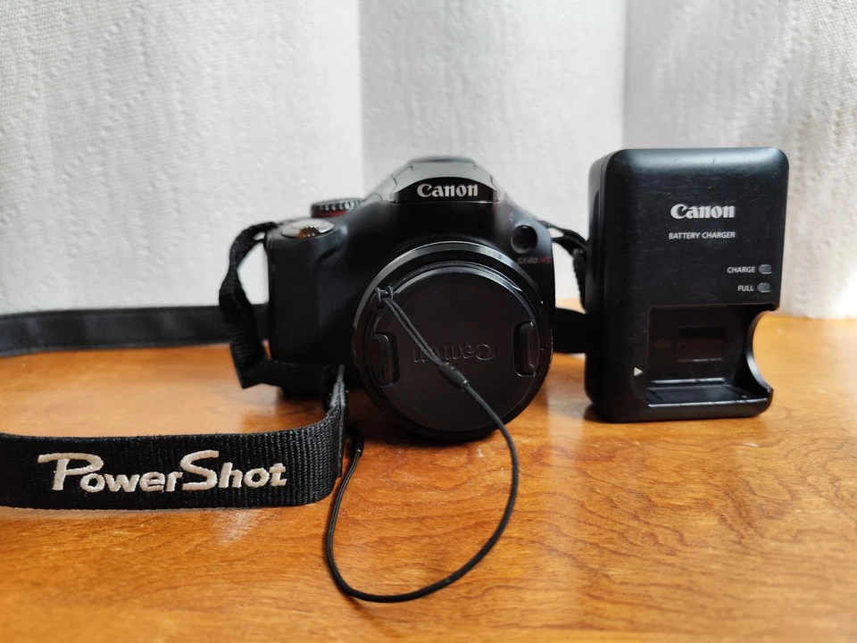 Cámara Canon Powershot SX40 HS de 12,1 megapíxeles con lente zoom óptico de 35x Foto 1 de 4