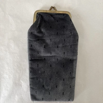 Estuche de vidrio vintage soporte terciopelo bloqueo de beso gris azulado 4x8" Foto 1 de 4