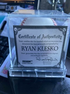 Ryan Klesko Signed Baseball with Certificate of Authenticity in case - Picture 1 of 4