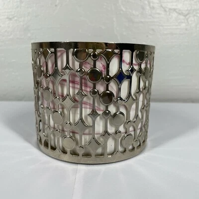 Candelabro de metal plateado Bath Body Works adorno navideño 3 mechas Foto 1 de 4