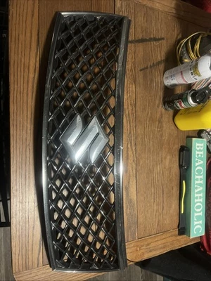 Parrilla superior cromada OEM 71741 57L00 2010-13 Suzuki Kizashi Foto 1 de 4