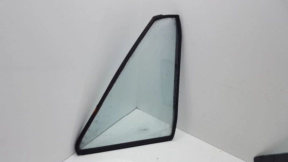 Vidrio de ventilación de puerta trasera derecha pasajero compatible con 82-85 ACCORD 737491 Foto 1 de 1