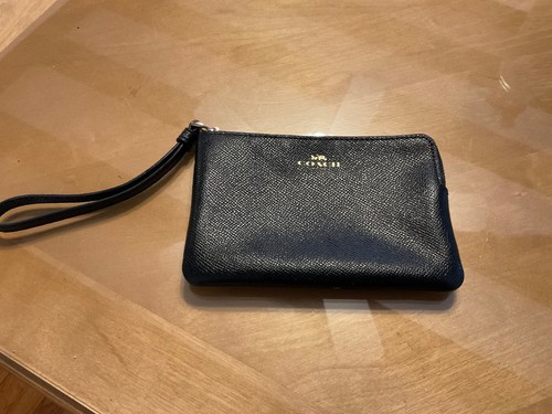 Portafoglio Coach Angolo Zip da Polso in Pelle di Ciottoli Nero come nuovo # F58032