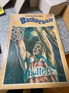 Vintage 1978-1979 Statis Pro NBA Basketball Sport Giochi Illustrati Avalon Hill - Foto 1 di 4