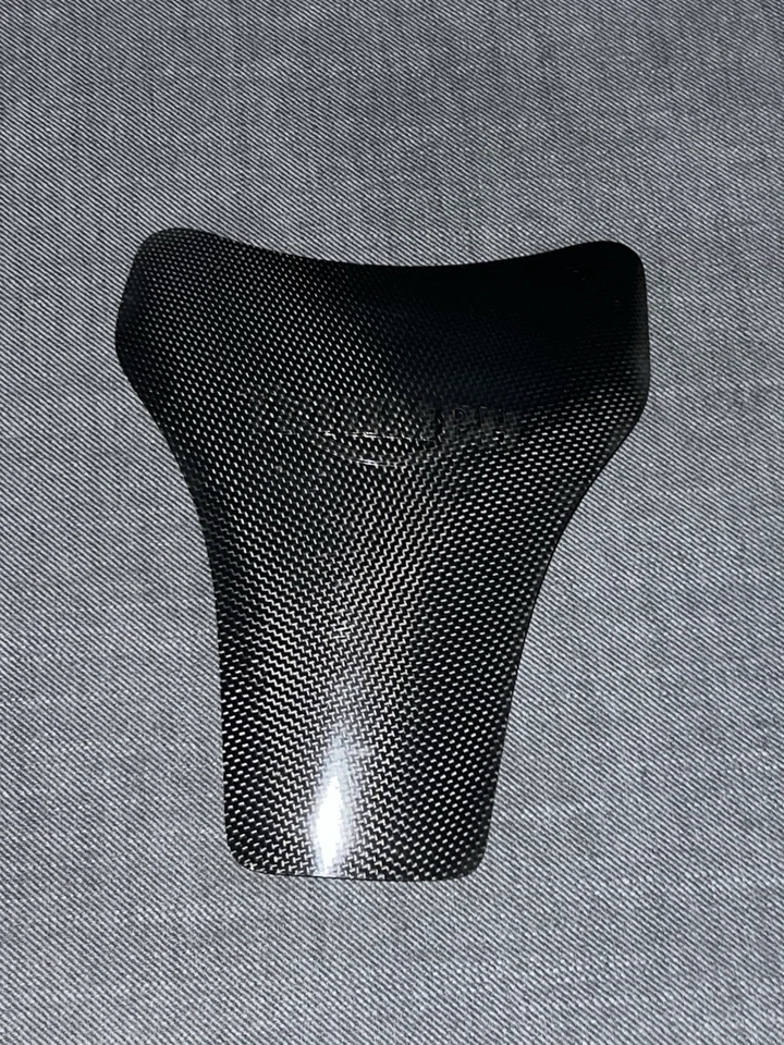 Protector depósito moto fibra carbono triumph Foto 1 de 1