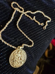 SAINT MICHAEL VINTAGE SILBERFARBENER ANHÄNGER MIT 20 IN GEDREHTER KETTE - Bild 1 von 4