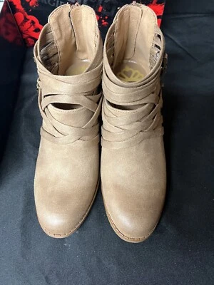 Botines de cachemira Fergalicious en arena talla 8 nuevos en caja Foto 1 de 4