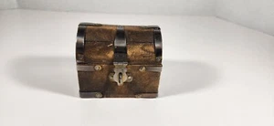 VINTAGE WOODEN PIRATE TREASURE CHEST TRINKET JEWELRY BOX - Picture 1 of 14