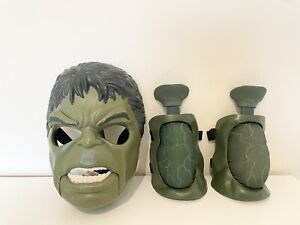 The Incredible Hulk Mask Moving Mouth and Eyebrows & Hulk Muscles Dress Up