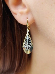 New Solid Drop Dangly Earrings 9ct Yellow Gold Leverback Hallmarked Leaf Pattern - Picture 1 of 11