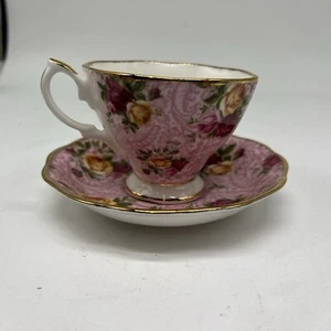 Taza y platillo de encaje rosa oscuro Royal Albert Old Country borde dorado - Imagen 1 de 6