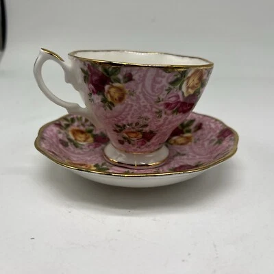 Royal Albert Old Country розовая сумеречная розовая кружевная чашка и блюдце с золотым краем - Изображение 1 из 4