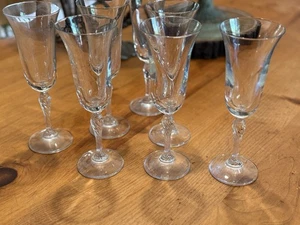 Set of 7 Clear Glass Champagne Flutes with Twisted Stems Barware - Picture 1 of 6