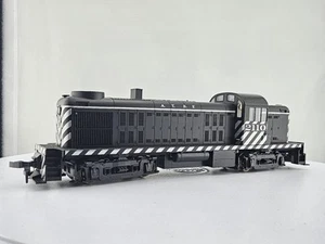 Kato HO Scale 37-2502 Alco RS-2 Diesel Locomotive Santa Fe ATSF 2110 Model Train - Picture 1 of 17
