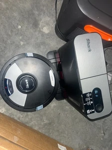 Shark Matrix Plus 2in1 Saug- und Wischroboter - Schwarz (AV2610WA) - Bild 1 von 17